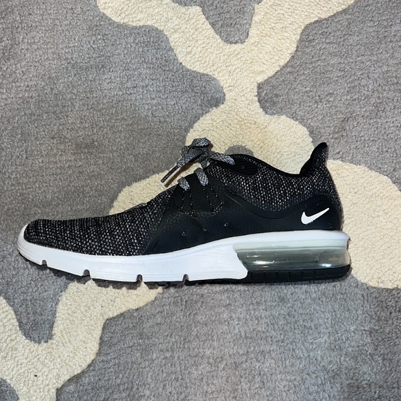 Nike Air Max - Picture 3 of 6